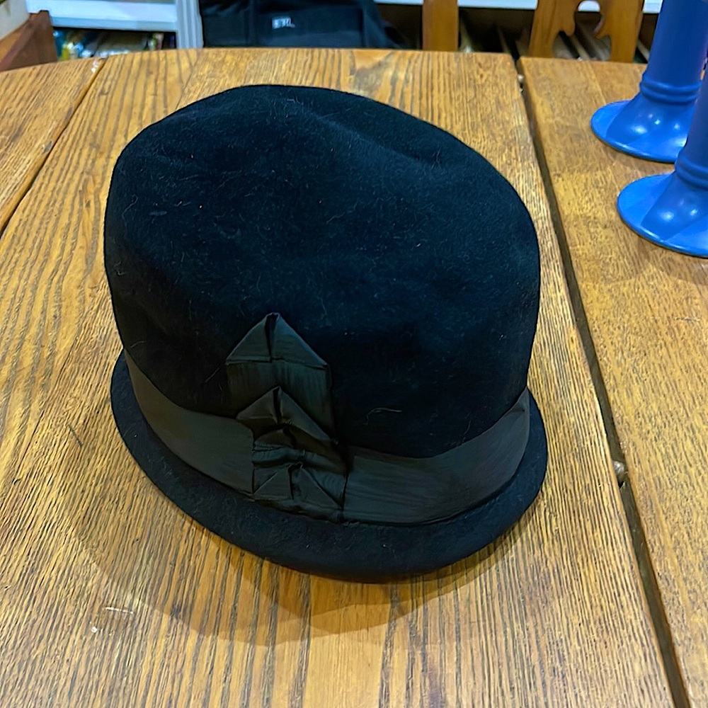 Vintage Black Velour Cloche Hat Size Small